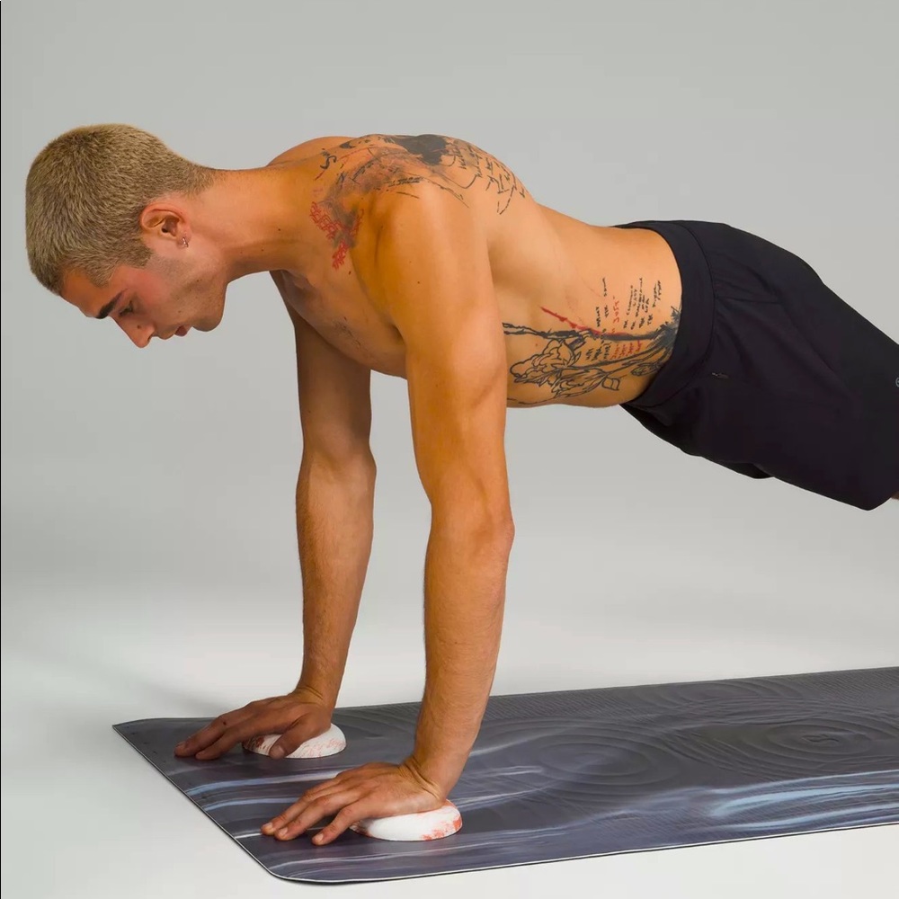 New Lululemon stackable yoga cushions accessory set of 2